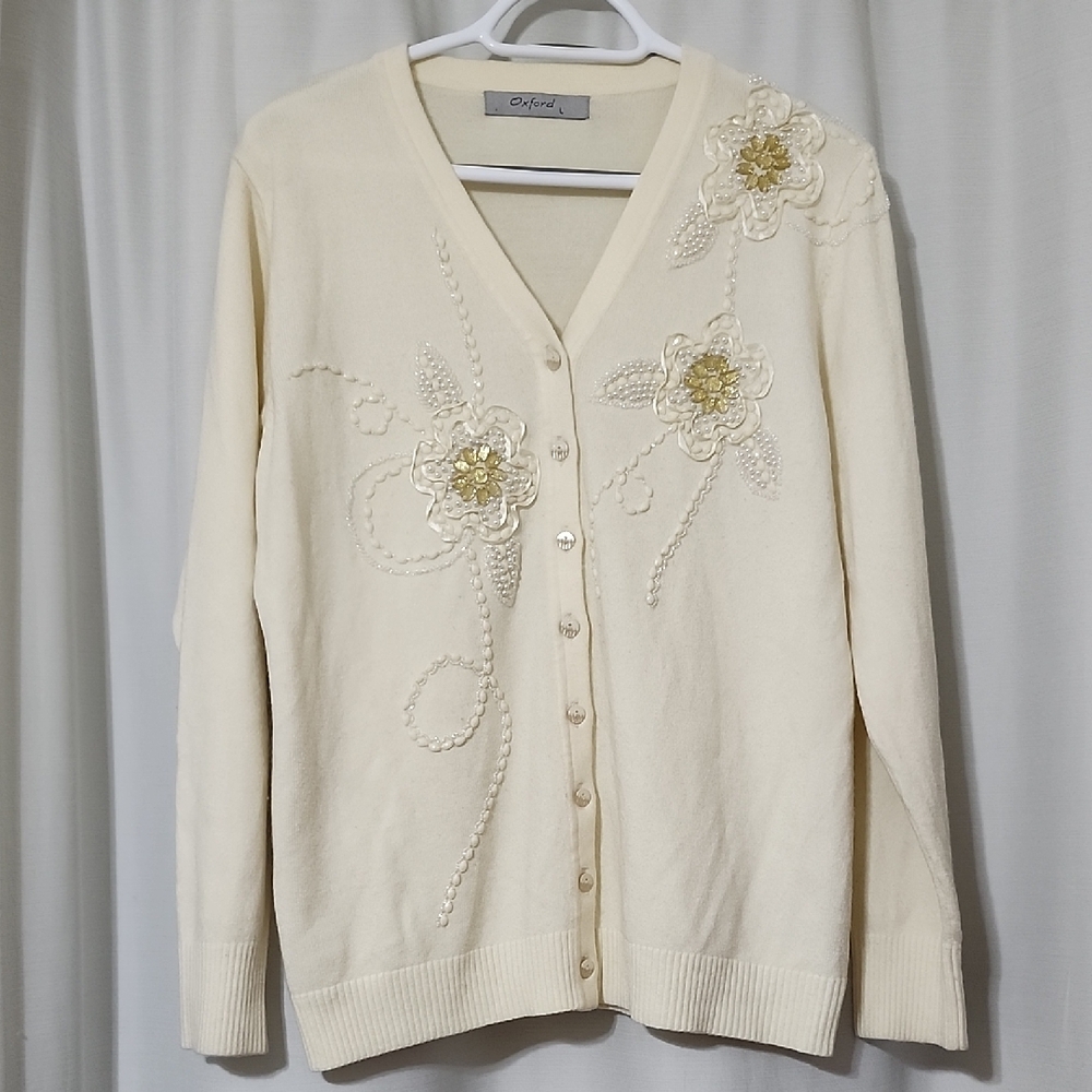 Oxford Cream Cardigan with Floral Details